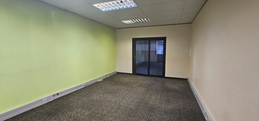 To Let commercial Property for Rent in Vincent Eastern Cape